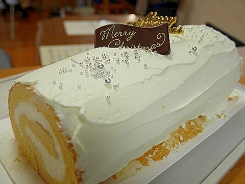 ホワイトクリスマスロールケーキ レシピ 作り方 By よっちごはん 楽天レシピ ホワイトクリスマスロールケーキ レシピ 作り方 By よっちごはん 楽天レシピ